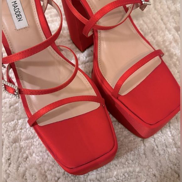 Steve Madden Platform High Heels - Picture 2 of 3